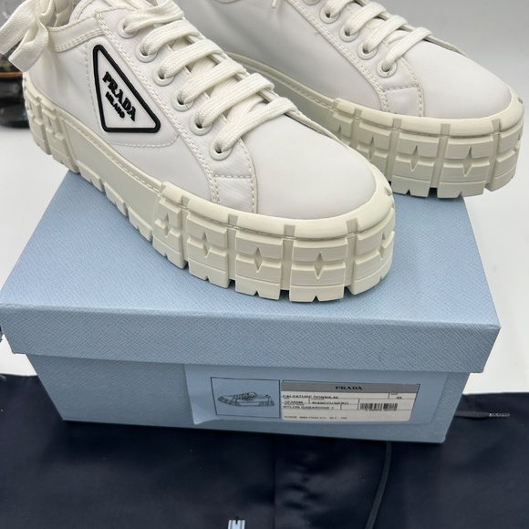 Women’s Prada double wheel chunky low top sneakers size 40 made in Italy - Picture 11 of 11